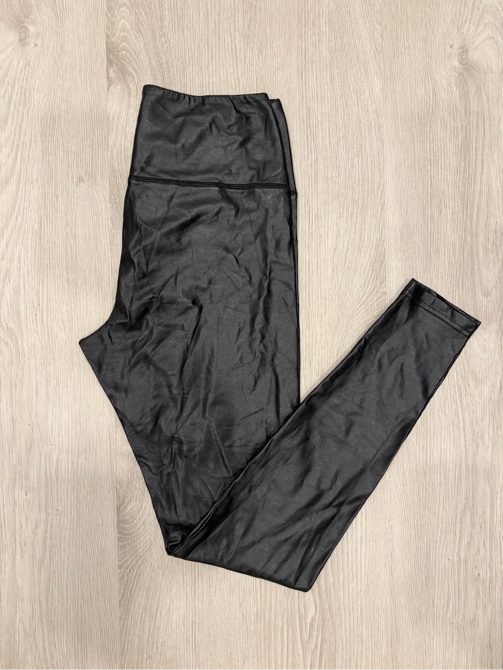 Wilfred by Aritzia faux leather Daria pant leggings size Medium